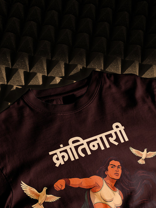 KRANTINAARI OVERSIZED T-SHIRT