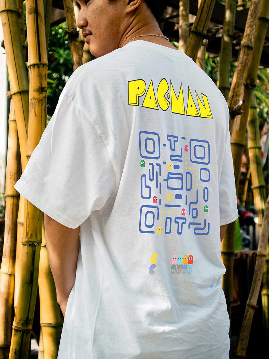 model wearing Pacman 240 GSM Best Oversized T-shirt - Pudinaa