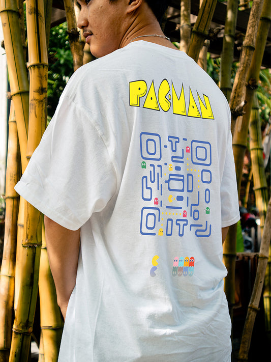 model wearing Pacman 240 GSM Best Oversized T-shirt - Pudinaa